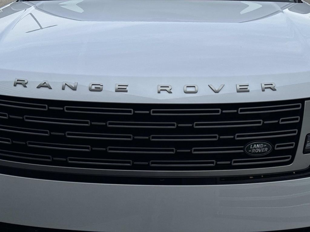 New 2026 Icy White Land Rover SE image 11