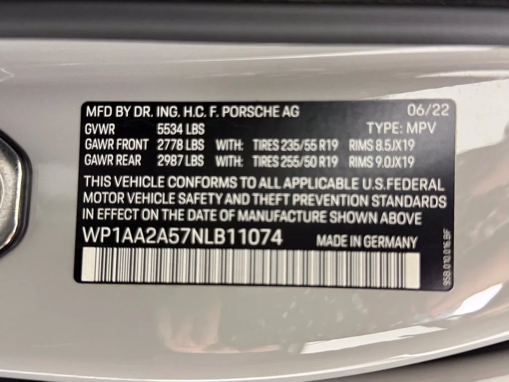 Certified Used 2022  Porsche  image 32