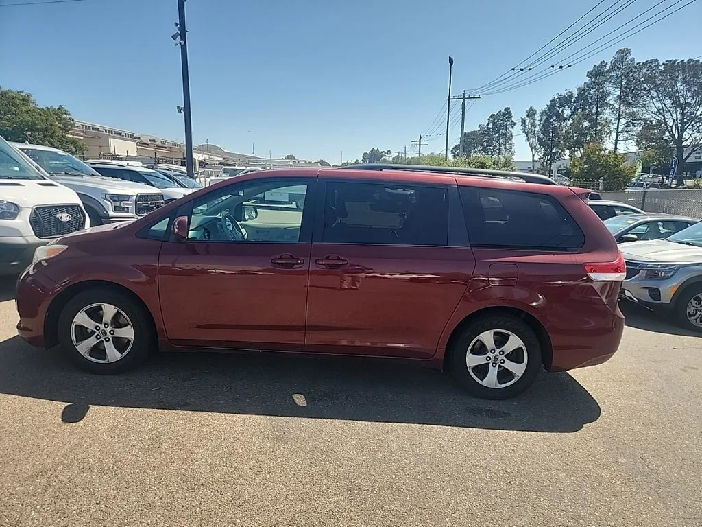 Used 2014 Red Toyota LE image 9