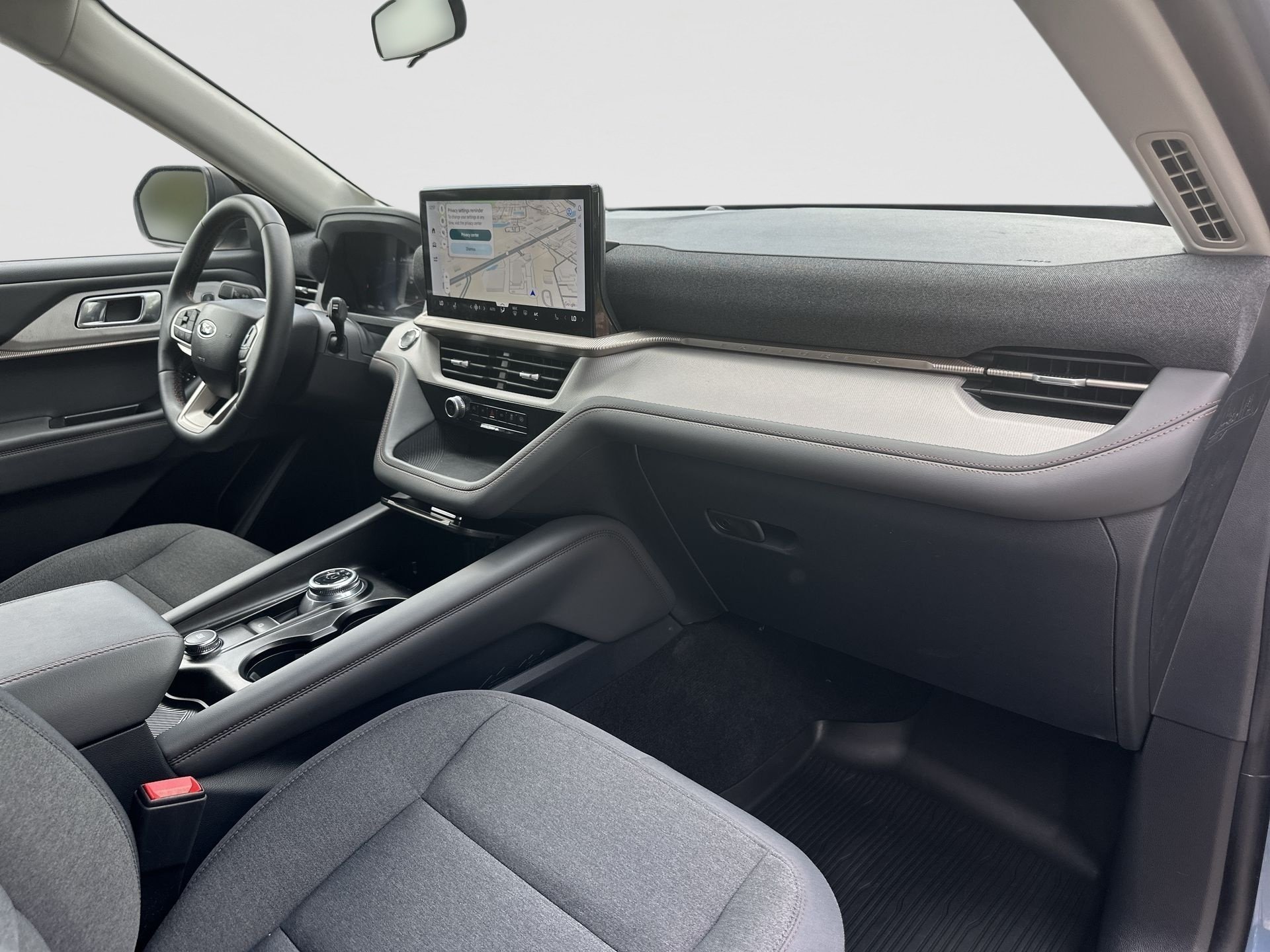 2025 Ford Explorer Active - Photo 28