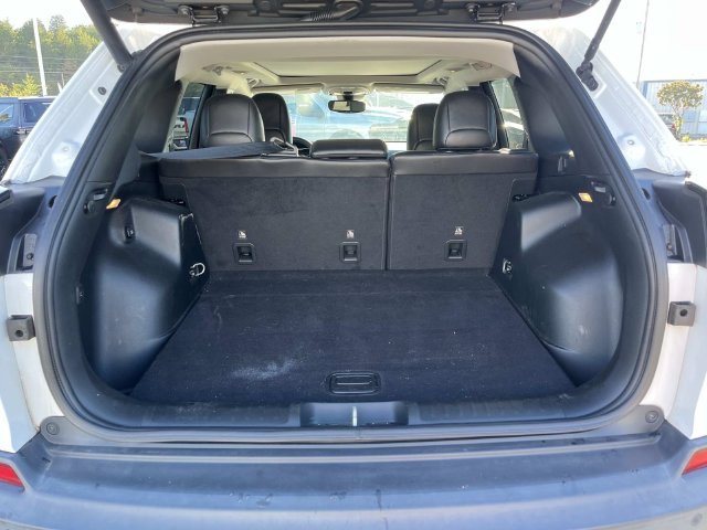 Used 2019 White Jeep Limited image 18