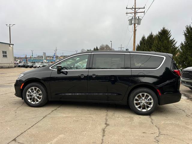 2026 Chrysler Pacifica Select - Photo 6