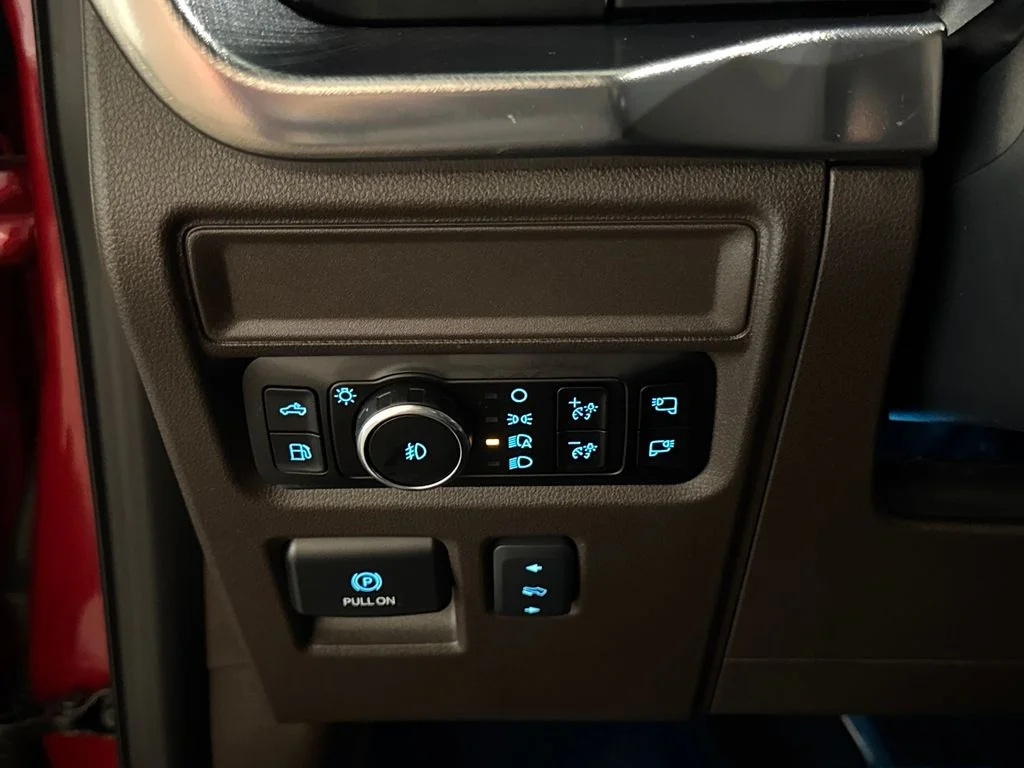 Certified Used 2025  Ford King Ranch image 22