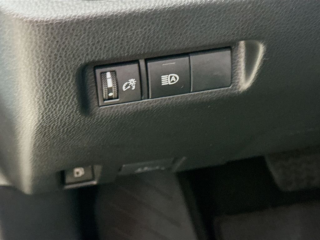 Used 2025 Silver Sky Metallic Toyota Hybrid XLE image 11