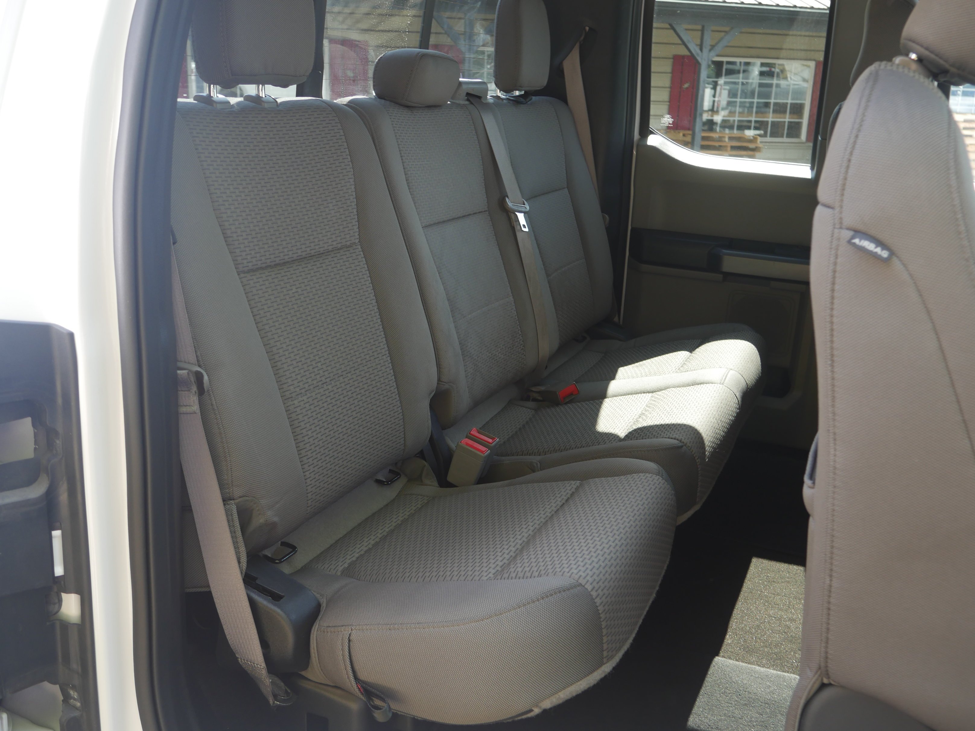 Used 2020 Oxford White Ford XLT image 30