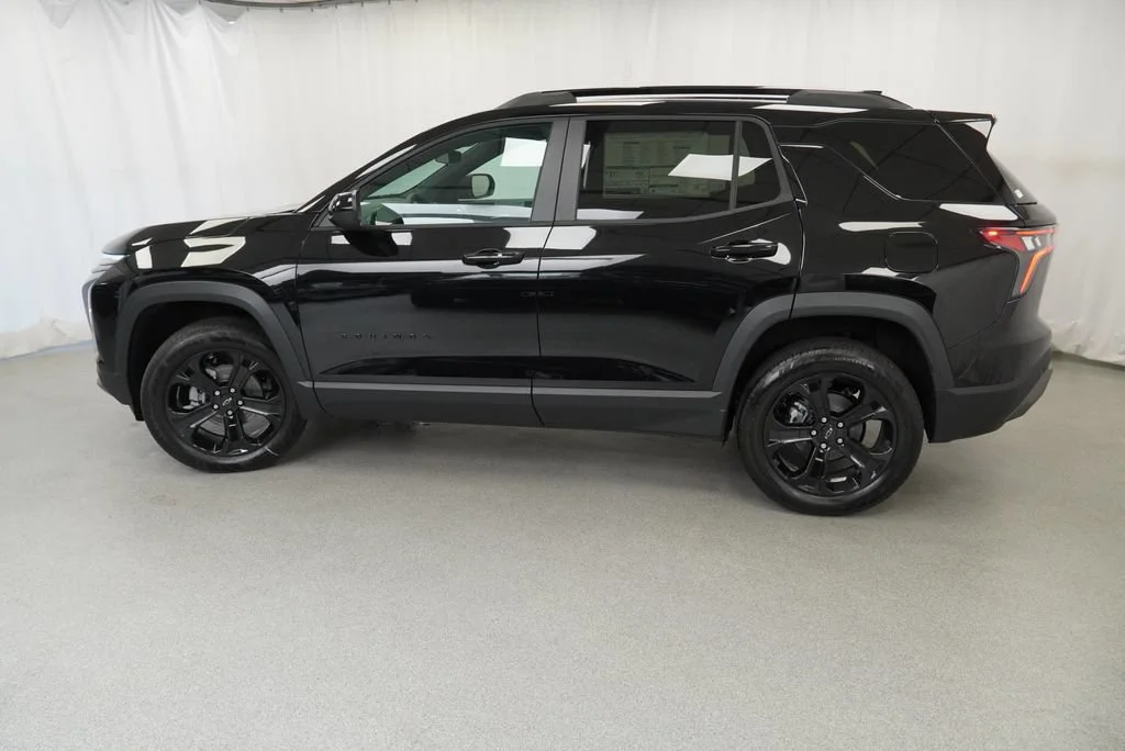 New 2027 Mosaic Black Metallic Chevrolet LT image 38