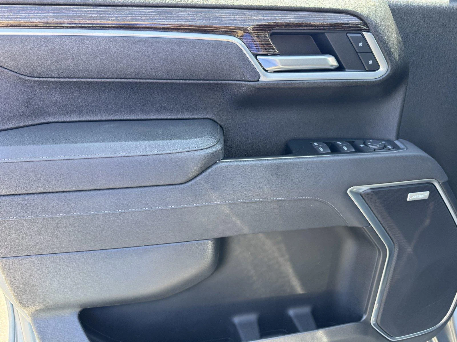 New 2026 Sterling Metallic GMC Elevation image 16