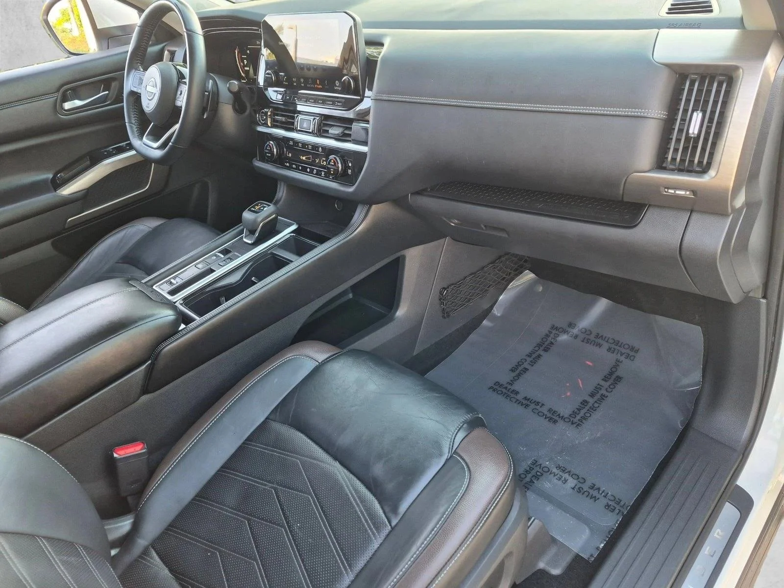 Used 2022 Pearl White Tricoat Nissan Platinum image 22