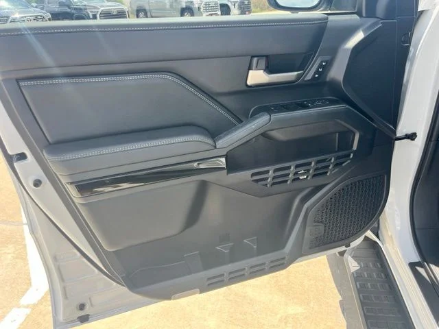 Used 2025  Toyota Limited image 11