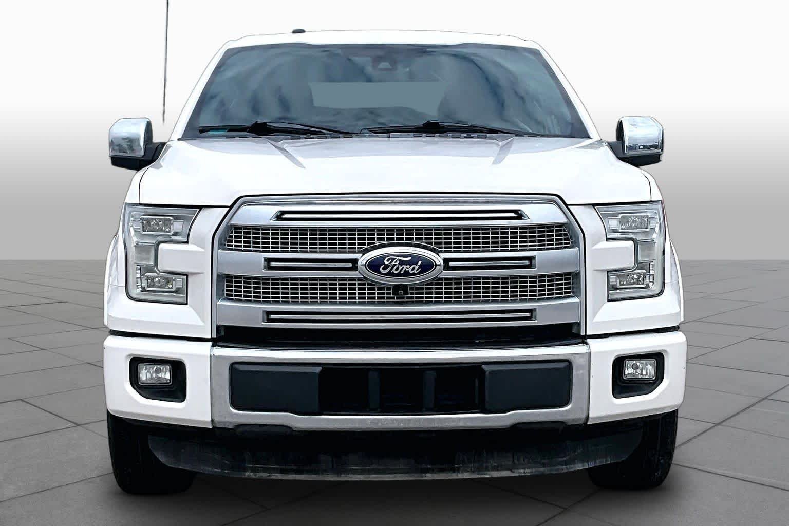 Used 2015 White Platinum Metallic Tri-Coat Ford Platinum image 4
