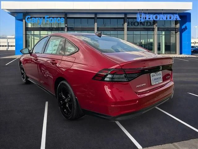 Used 2025  Honda SE image 3