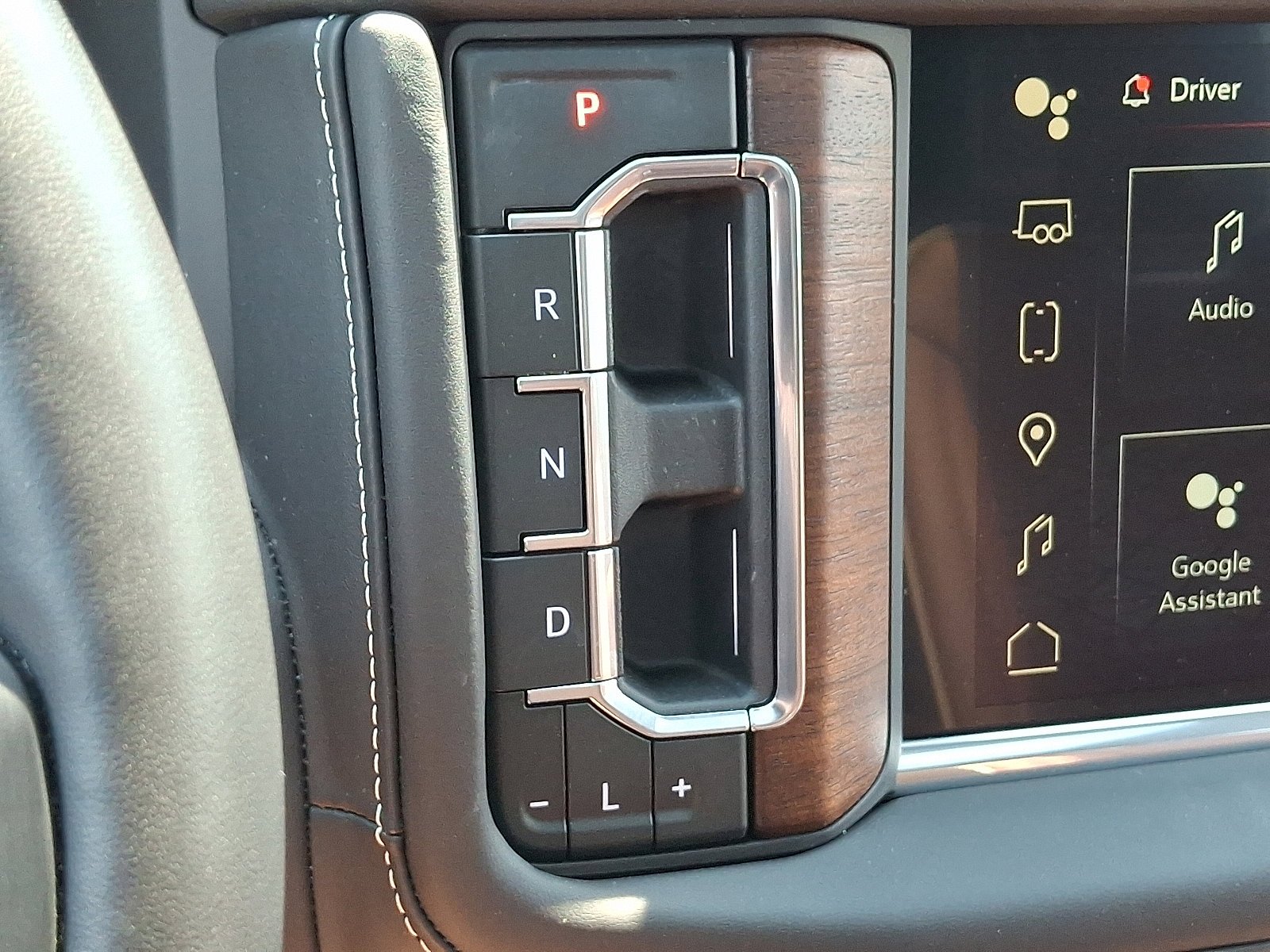 2024 GMC Yukon Denali Ultimate - Photo 18
