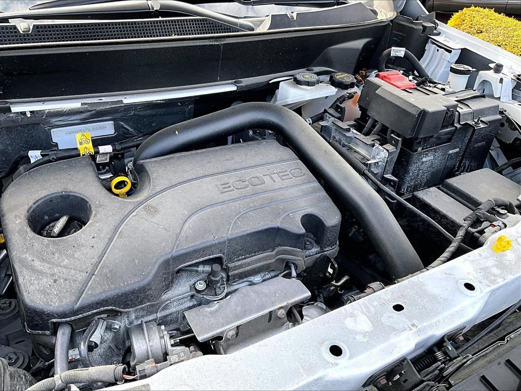 Used 2025 White Chevrolet LT image 32