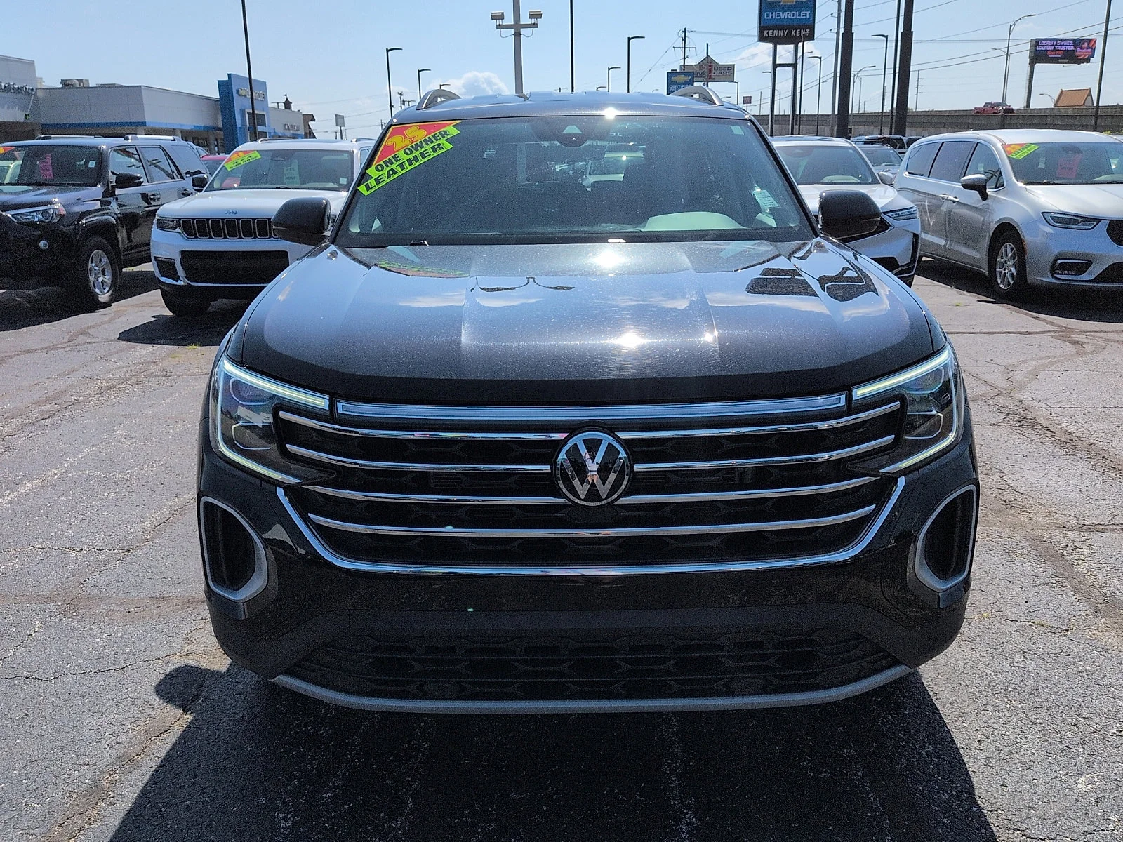 Used 2025 Deep Black Pearl - 2T2T Volkswagen 2.0T SE w/Technology image 3