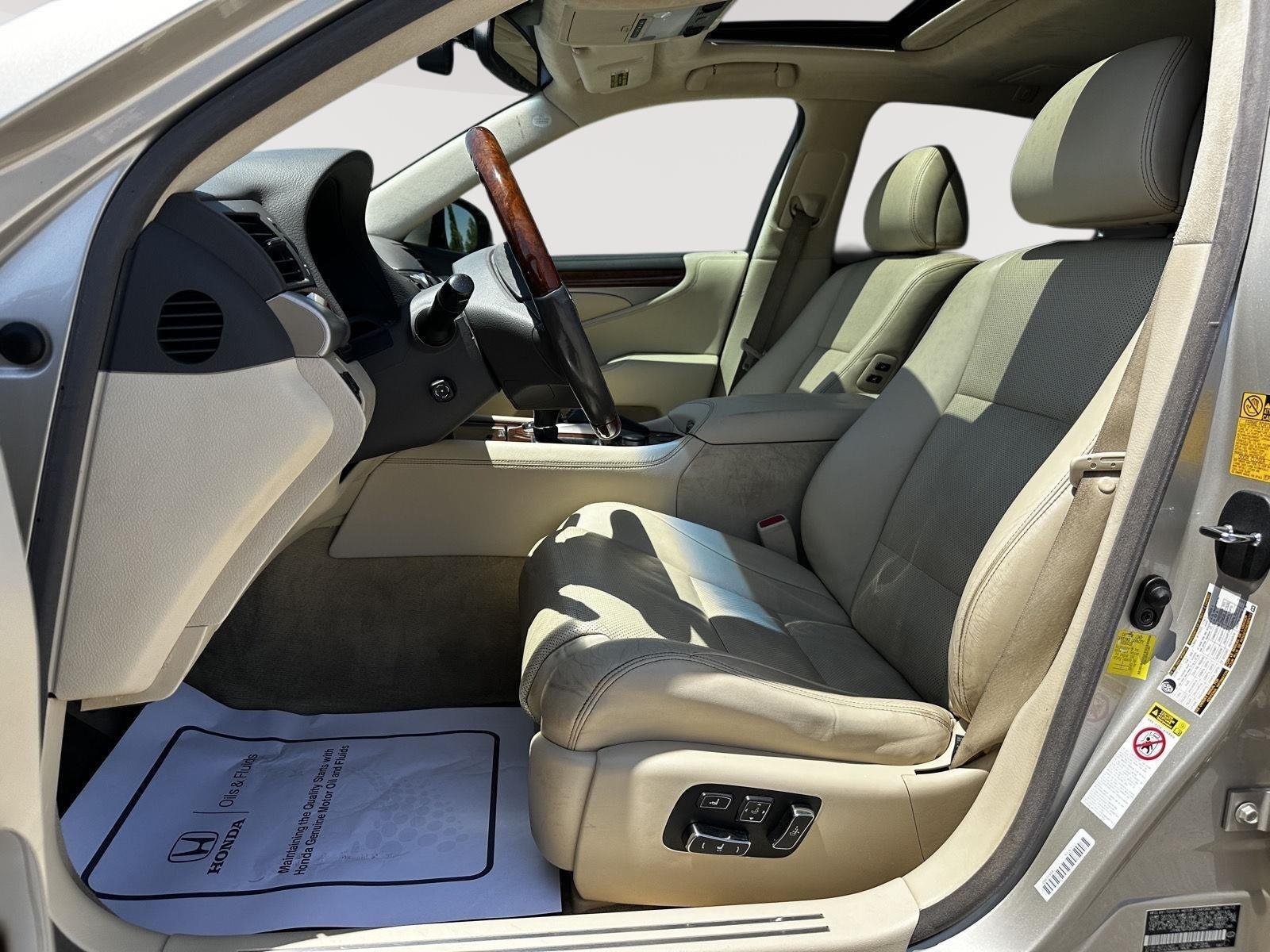 Used 2013 Satin Cashmere Metallic Lexus  image 7