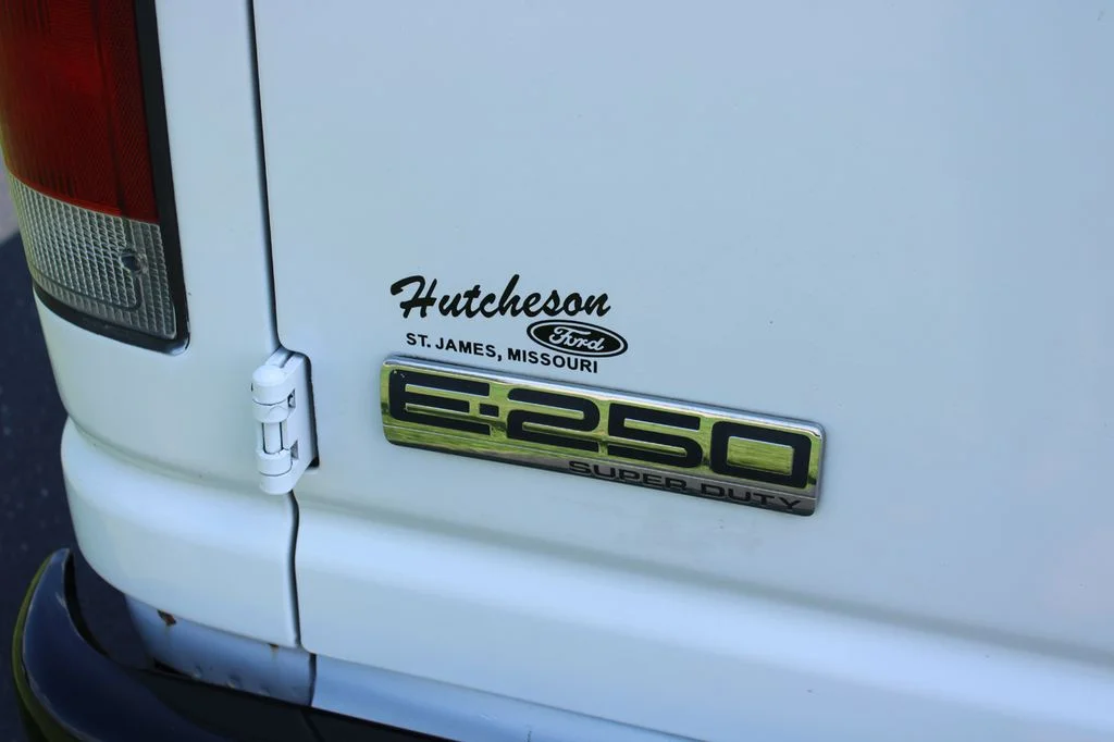 Used 2007 White Ford Commercial image 10