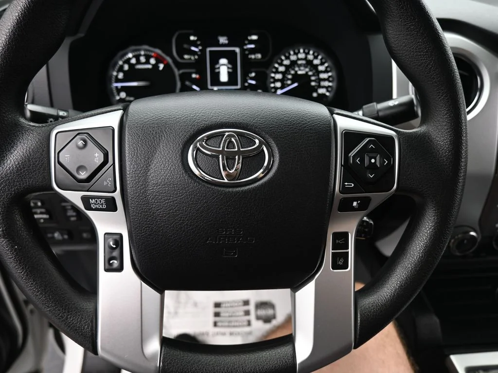 Used 2021 White Toyota SR5 image 18