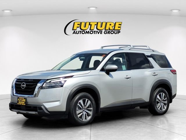 Used 2024 Silver Nissan SL image 5