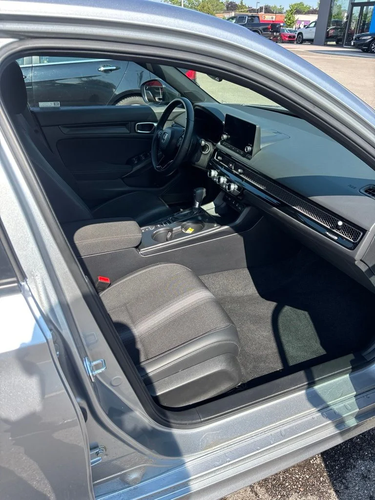 Used 2025 Solar Silver Metallic Honda Sport image 28