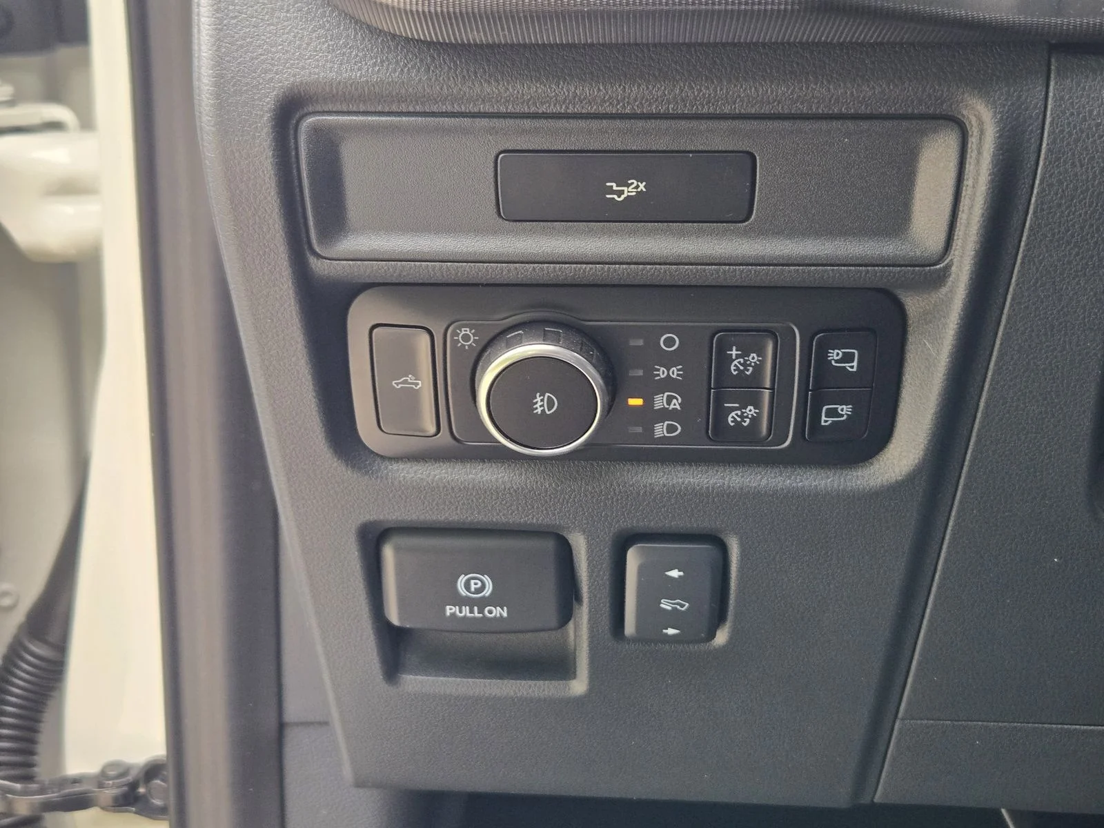 New 2026 Star White Metallic Tri-Coat Ford Lariat® image 16