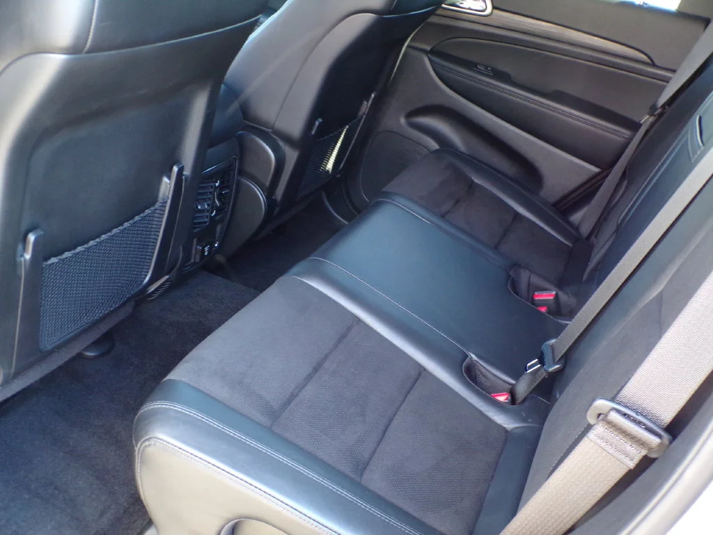 Used 2022 Gray Jeep Laredo X image 16