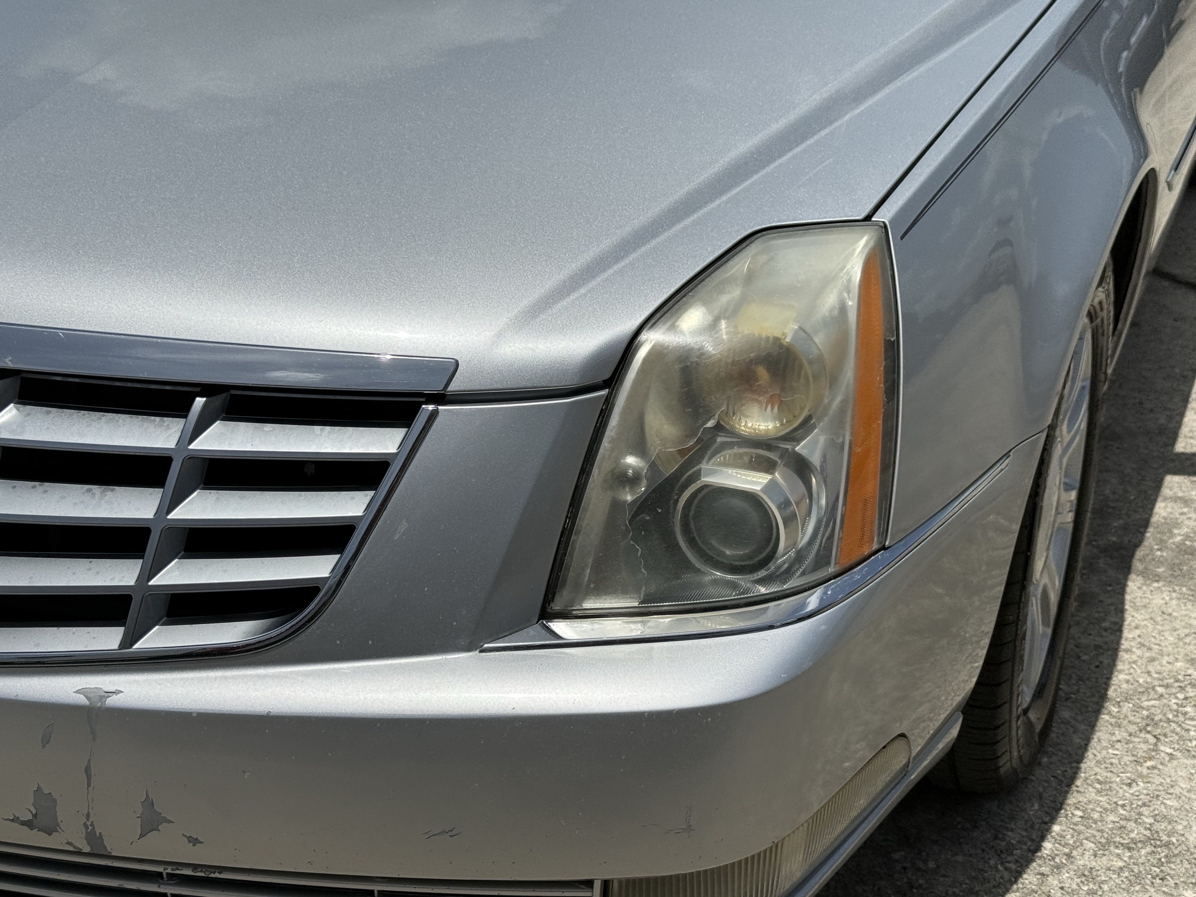 Used 2010 Radiant Silver Cadillac w/1SA image 10