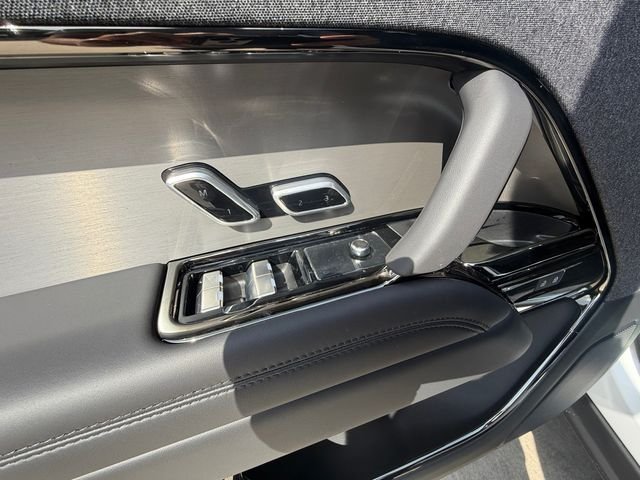 New 2026 Fuji White Land Rover Dynamic SE image 11