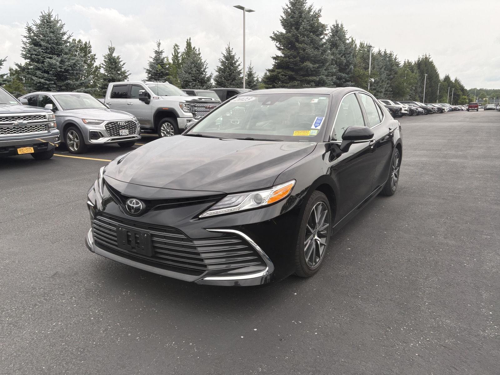 Used 2023 Midnight Black Metallic Toyota XLE image 3