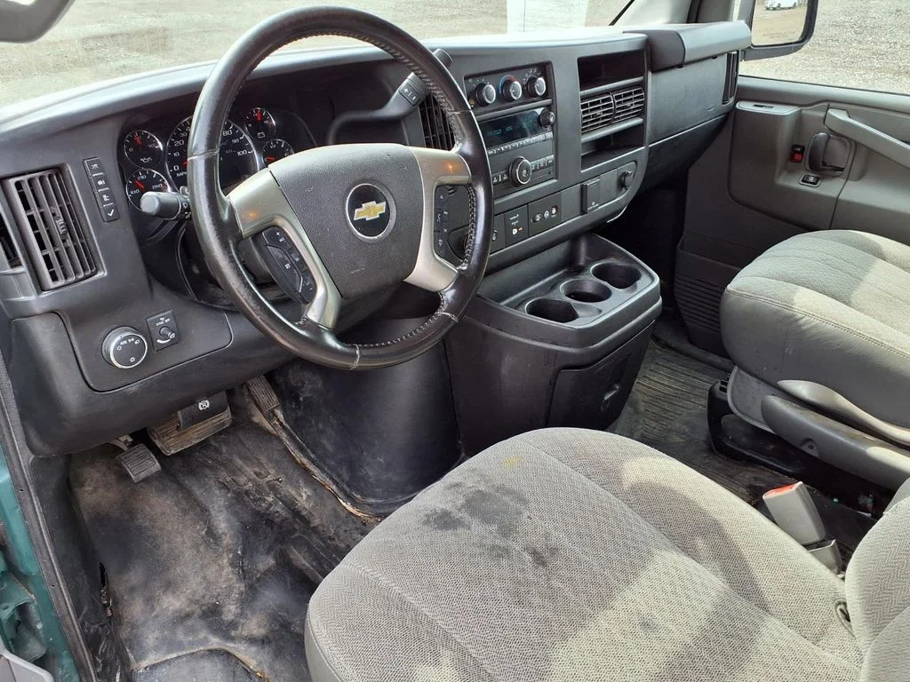 Used 2017 Green Chevrolet Work Van image 12