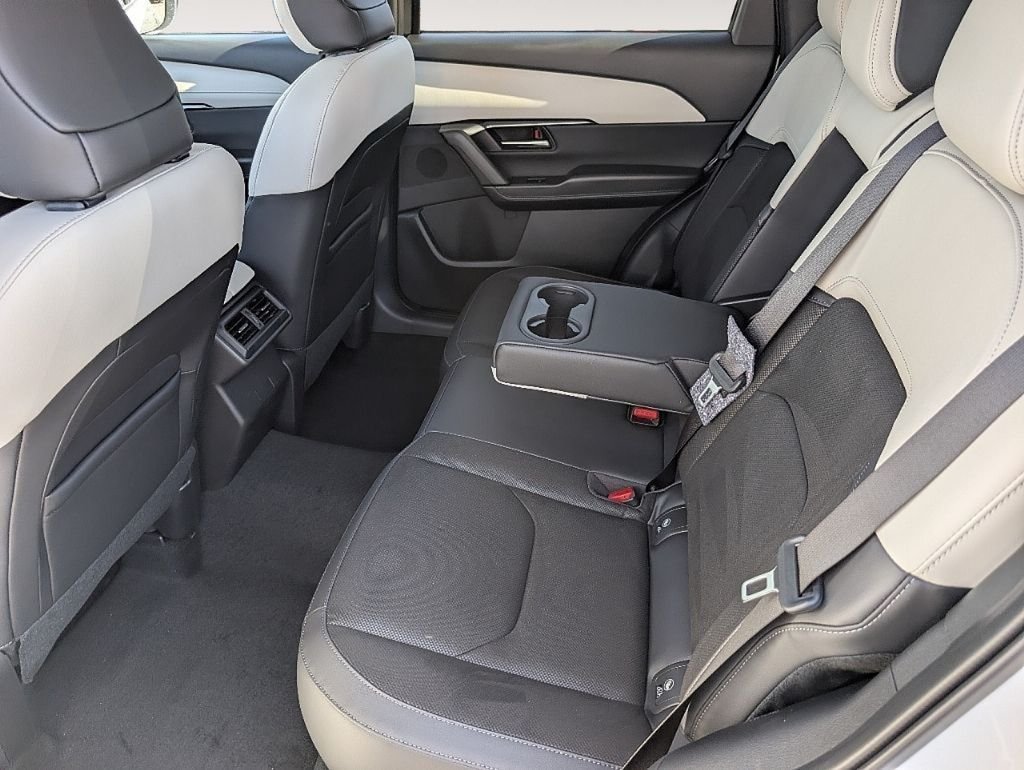 New 2026 Rhodium White Metallic Mazda 2.5 S Preferred AWD image 21