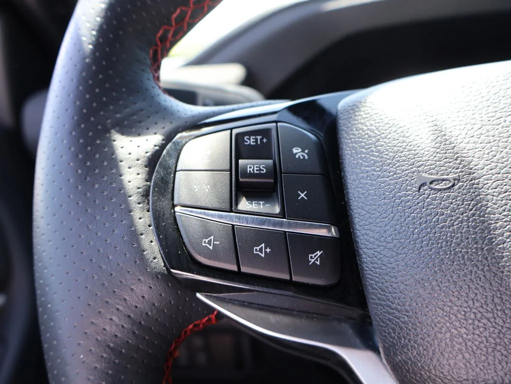 Used 2025 Gray Ford ST-Line image 28