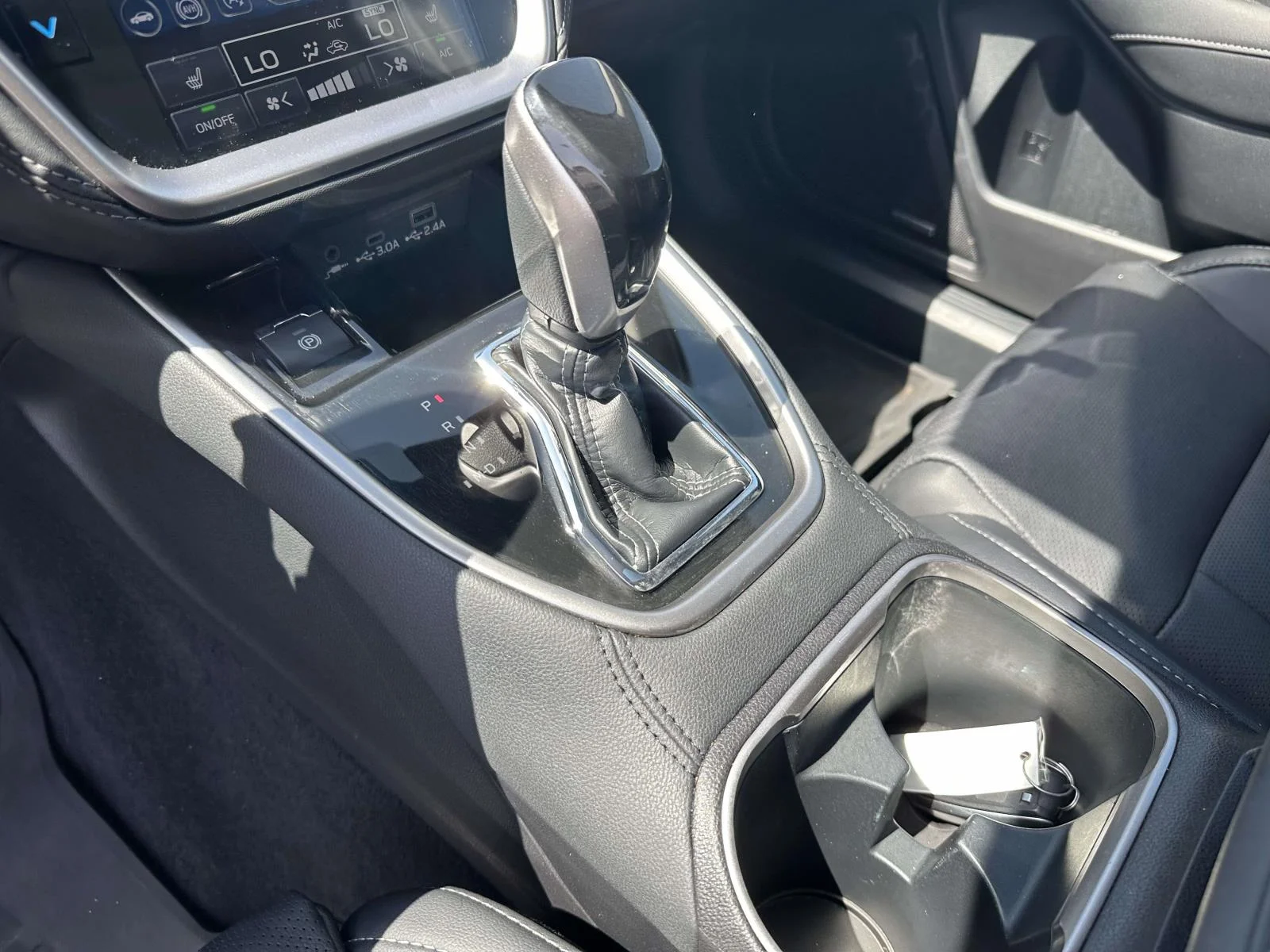 Used 2024 Crystal White Pearl Subaru Limited image 19
