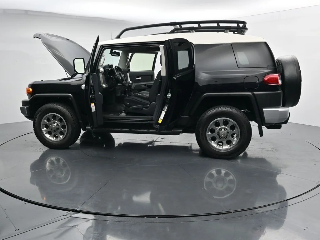 Used 2013 Black Toyota Base image 27