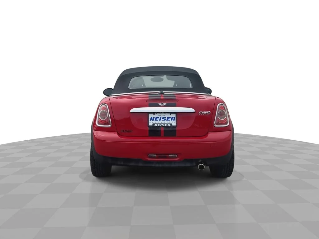 Used 2013 Red MINI  image 7