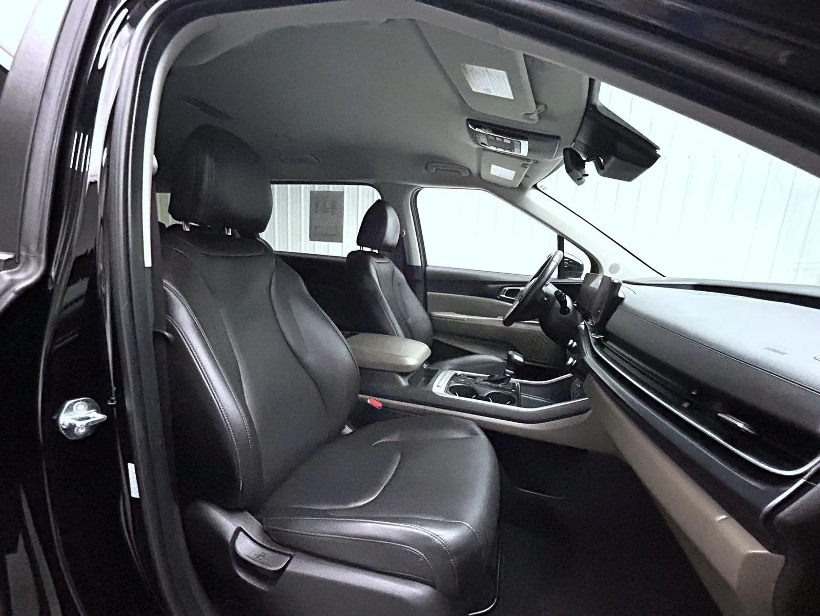 Used 2025 Black Kia LXS image 15