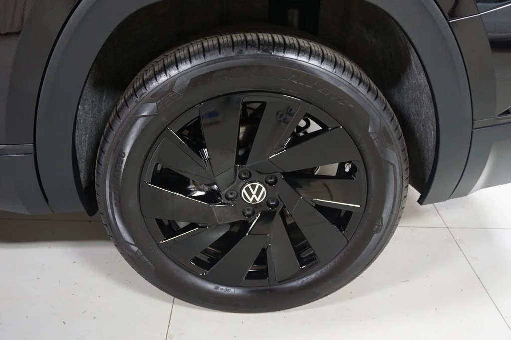 Certified Used 2026 Deep Black Pearl Volkswagen 2.0T SE w/Technology image 45