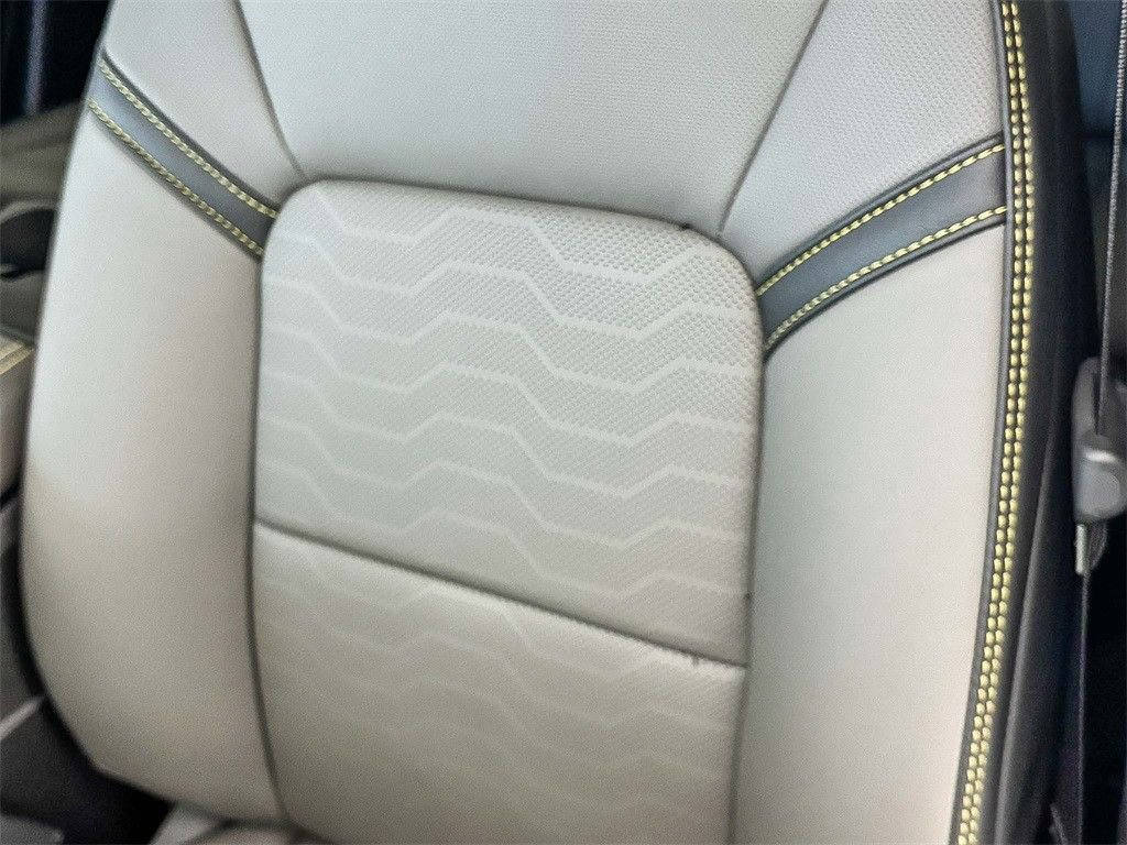 2026 Chevrolet Colorado ZR2 - Photo 22