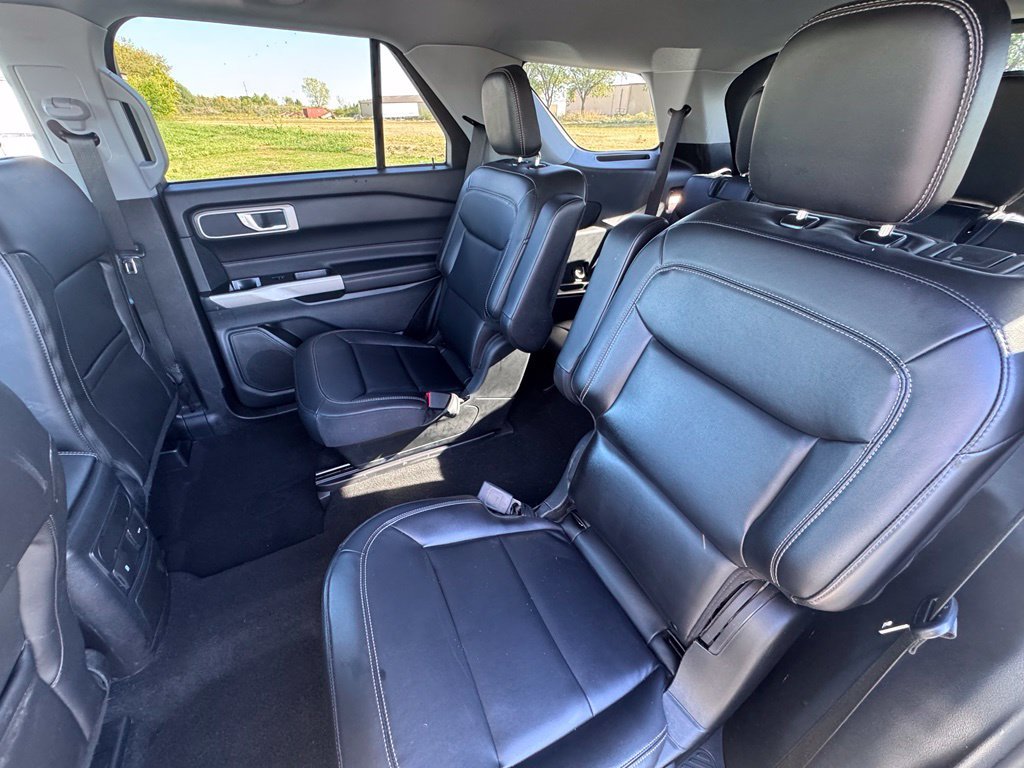 Used 2023 Gray Metallic Ford XLT image 7