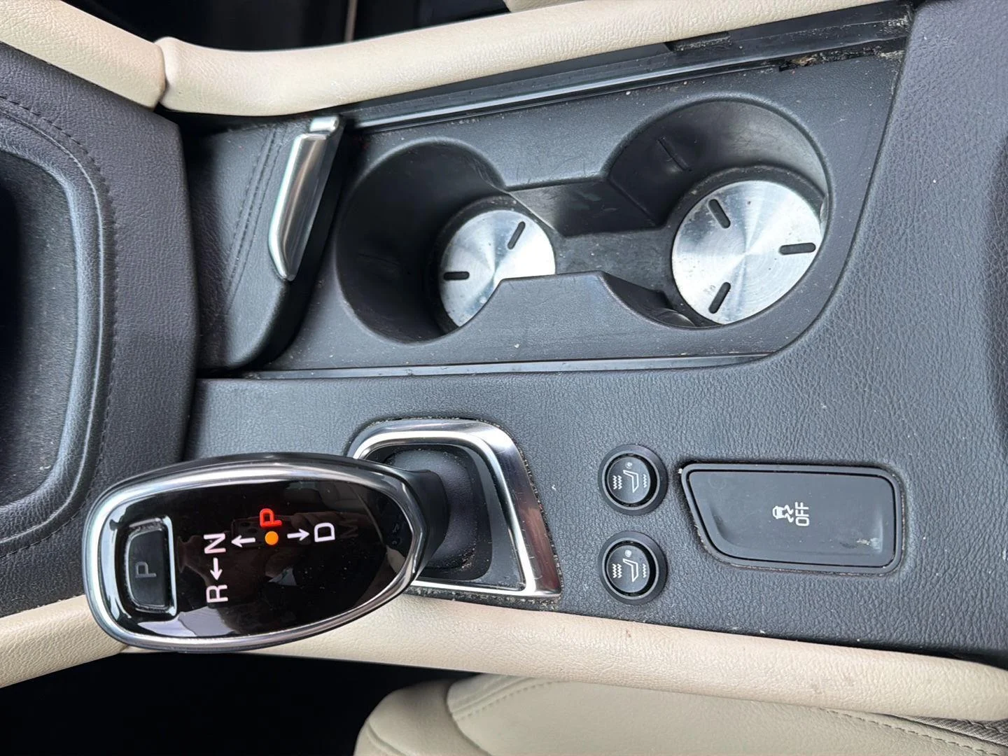 Used 2018 Dark Granite Metallic Cadillac FWD image 9