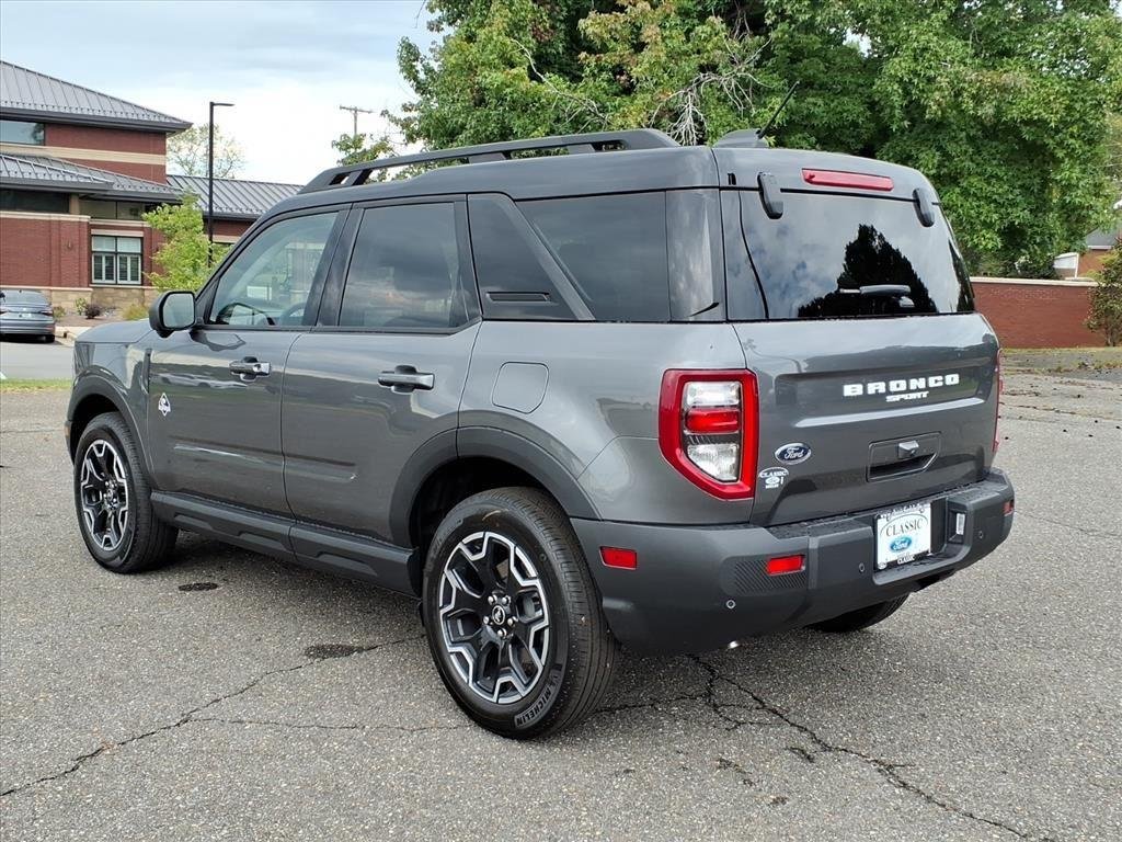 New 2025 Carbonized Gray Metallic Ford Outer Banks® image 18