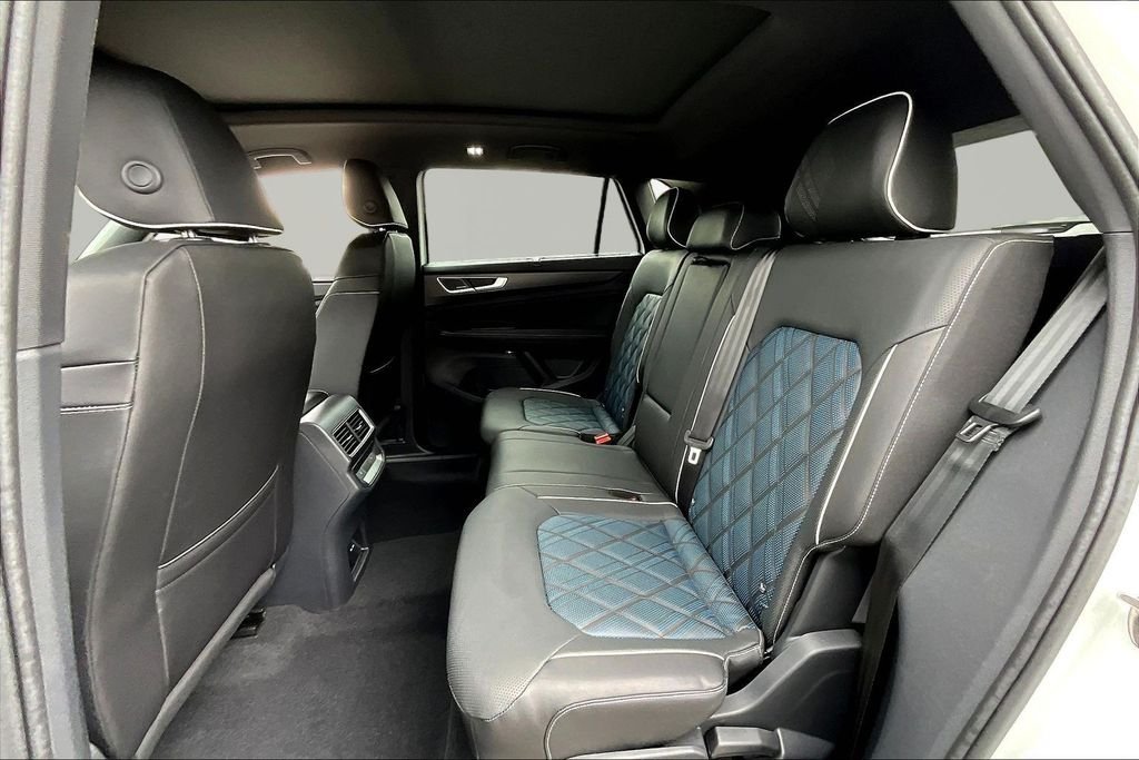 New 2026 White Volkswagen 2.0T SEL Premium R-Line image 22