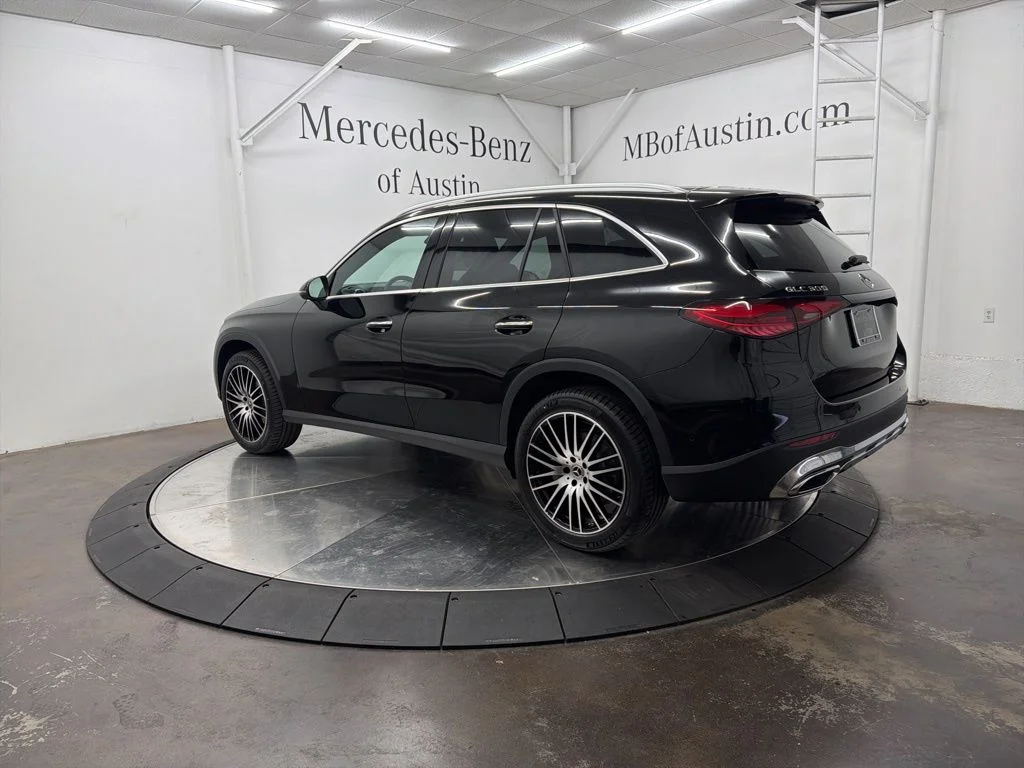 Used 2026 Black Mercedes-Benz GLC 300 image 5