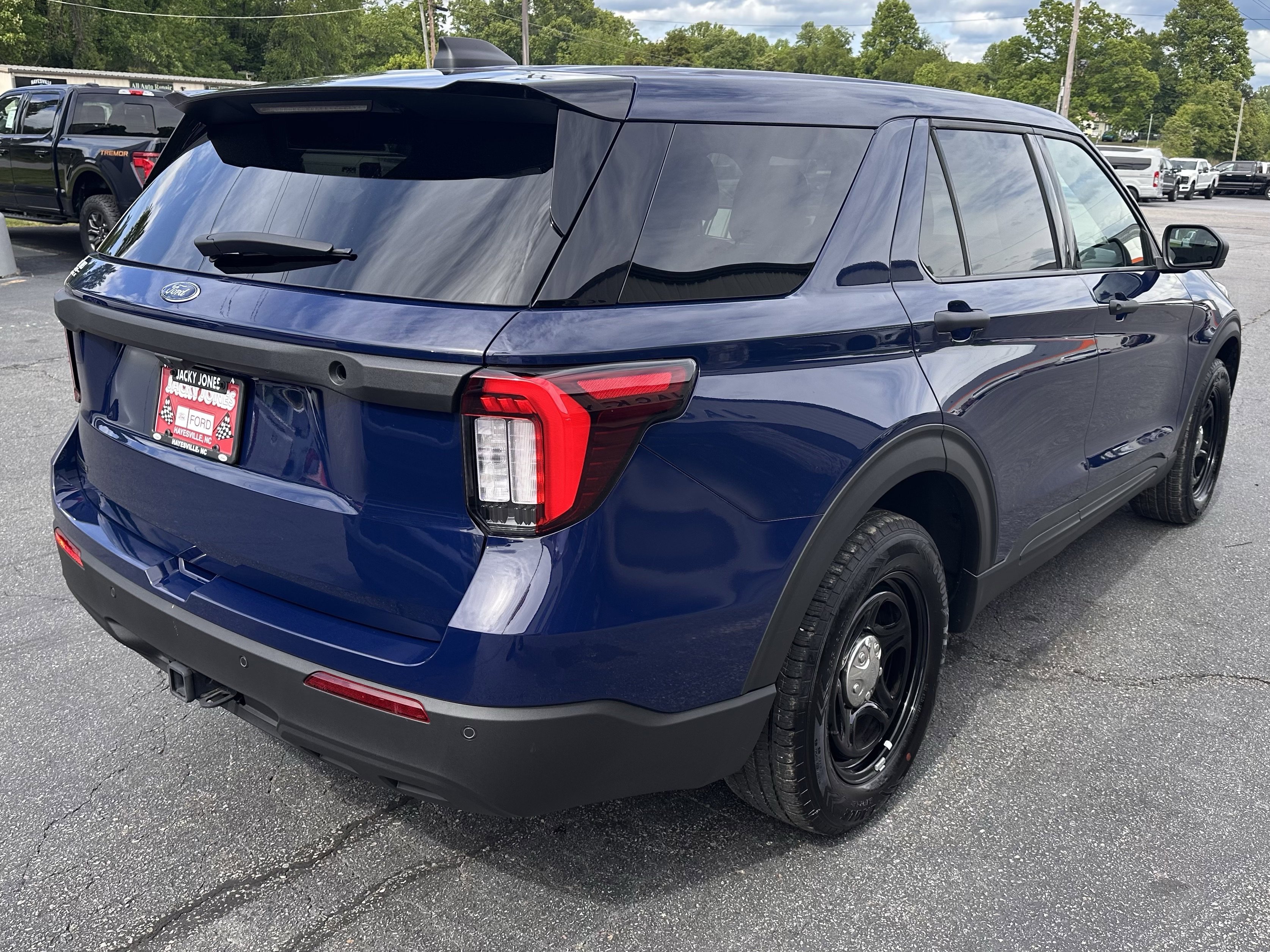 Used 2025 Dark Blue Ford AWD image 7