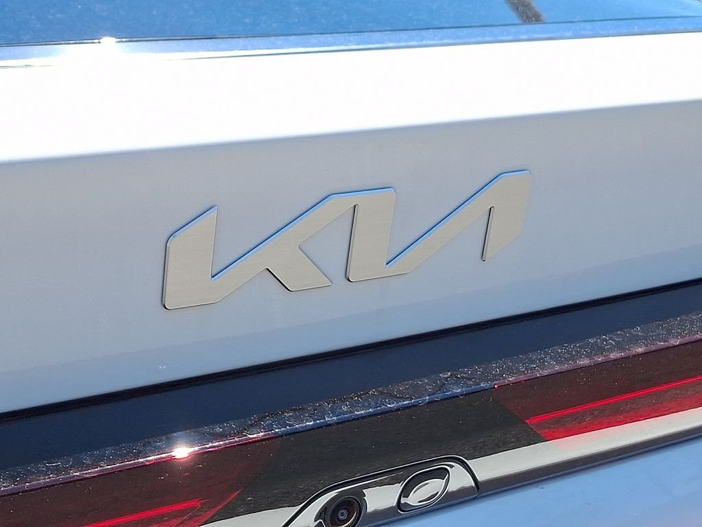 New 2026 Snow White Pearl Kia LXS FWD image 11