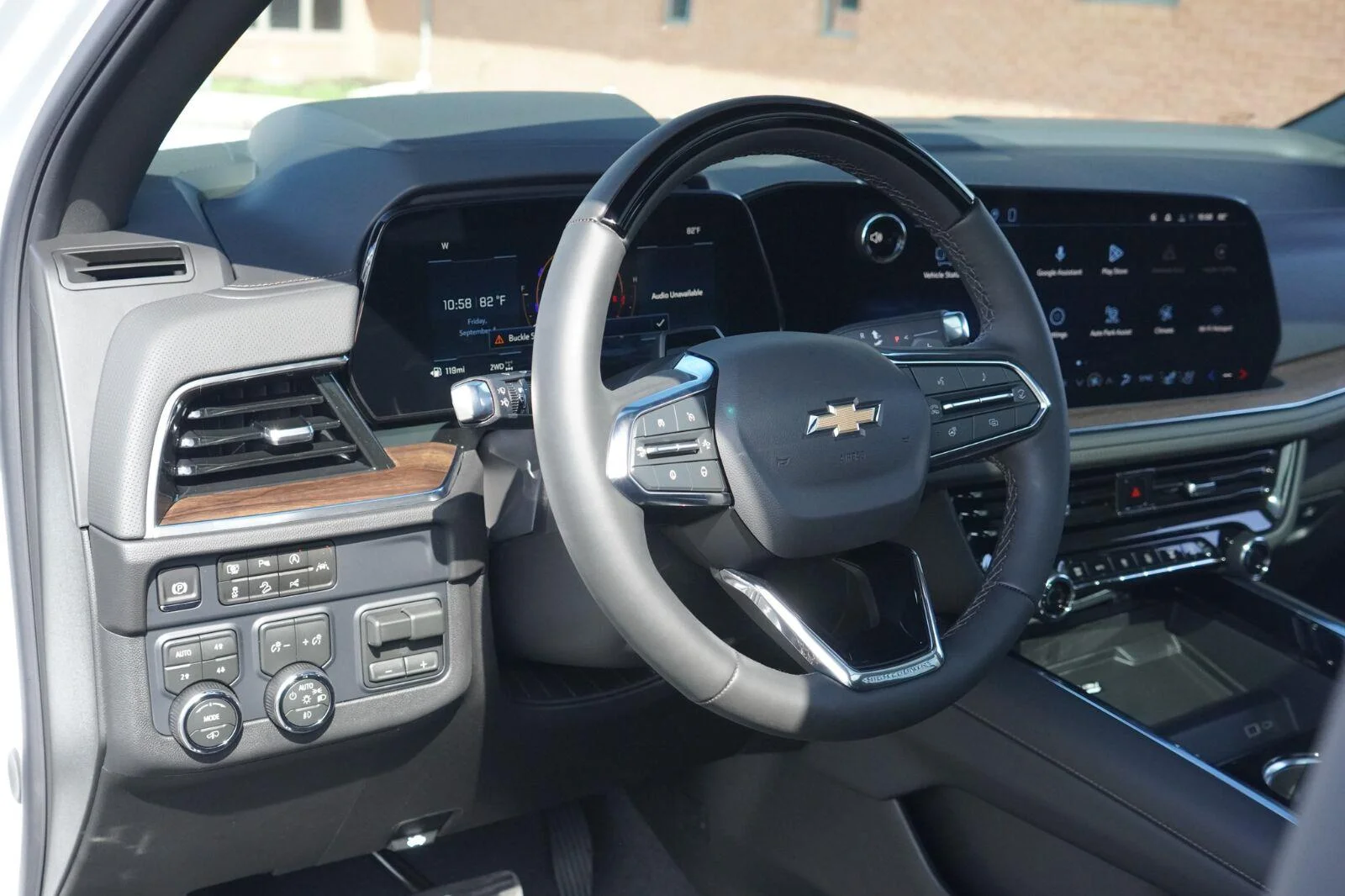 2026 Chevrolet Suburban High Country - Photo 25