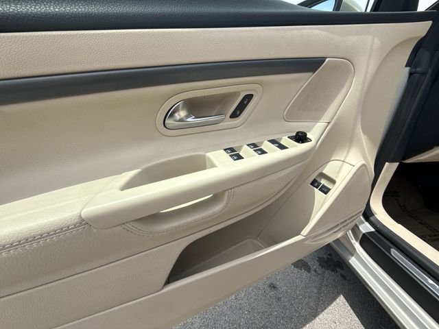 Used 2010 Beige Volkswagen Komfort Edition image 13