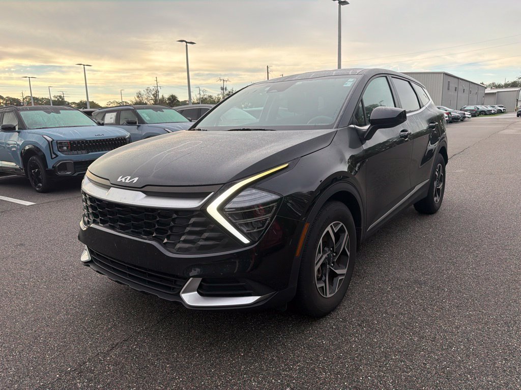 Certified Used 2025 Fusion Black Kia LX image 9