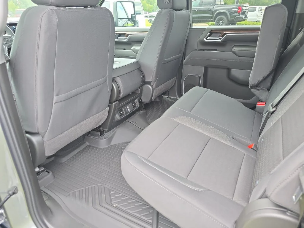 New 2026 Sterling Gray Metallic Chevrolet LT image 29