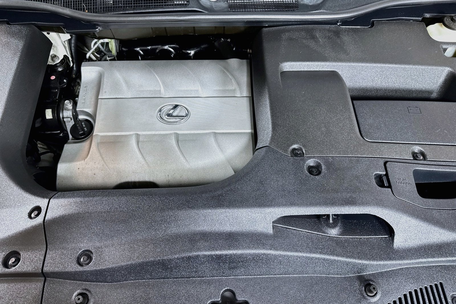 Used 2013 Starfire Pearl Lexus  image 28