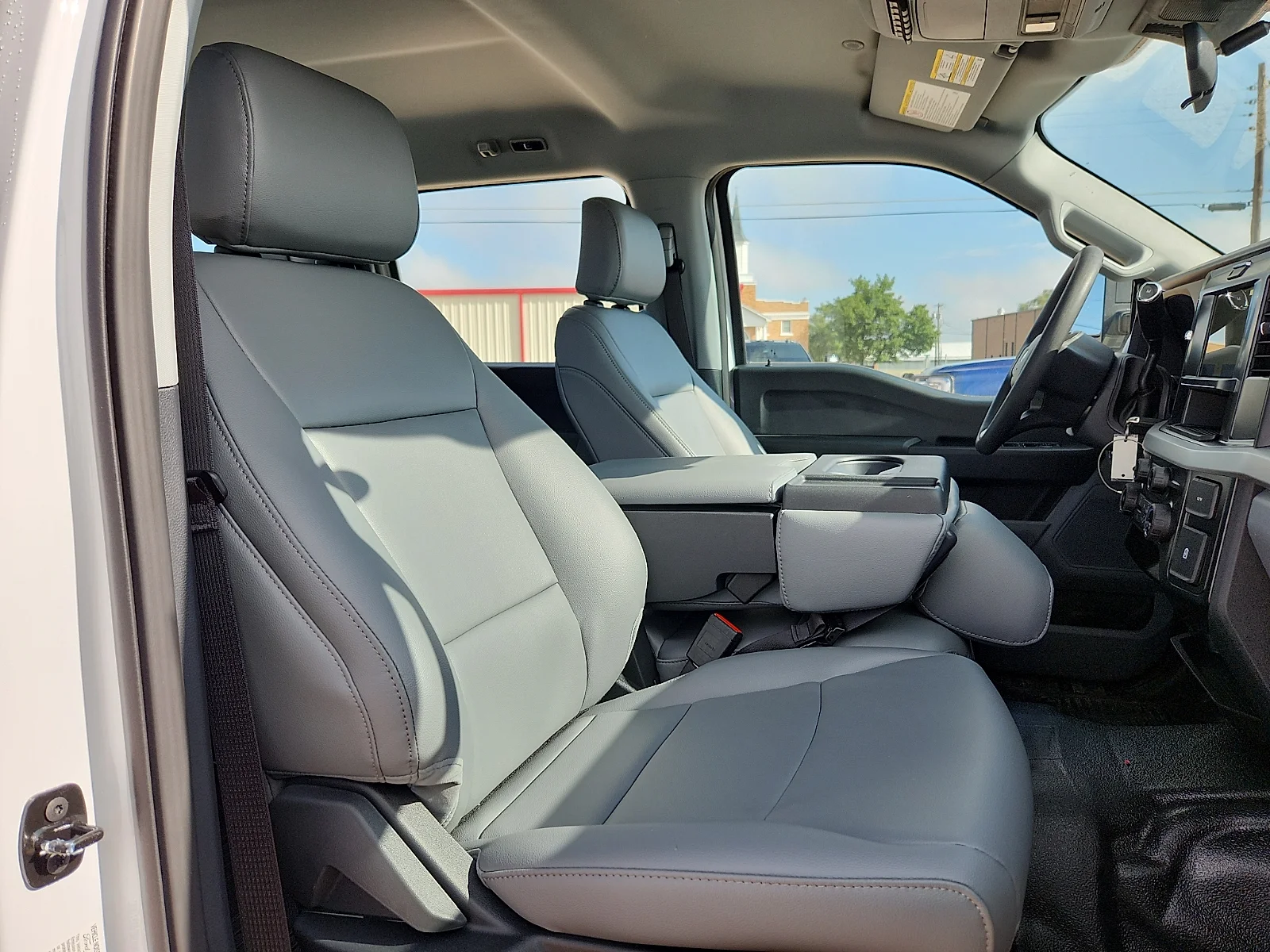 New 2026 Oxford White Ford XL image 20